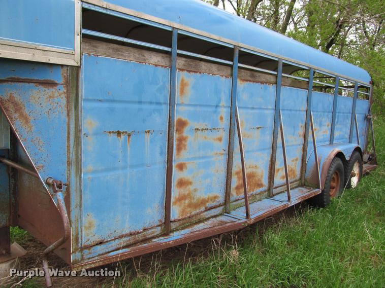image for item K4777 1981 horse trailer