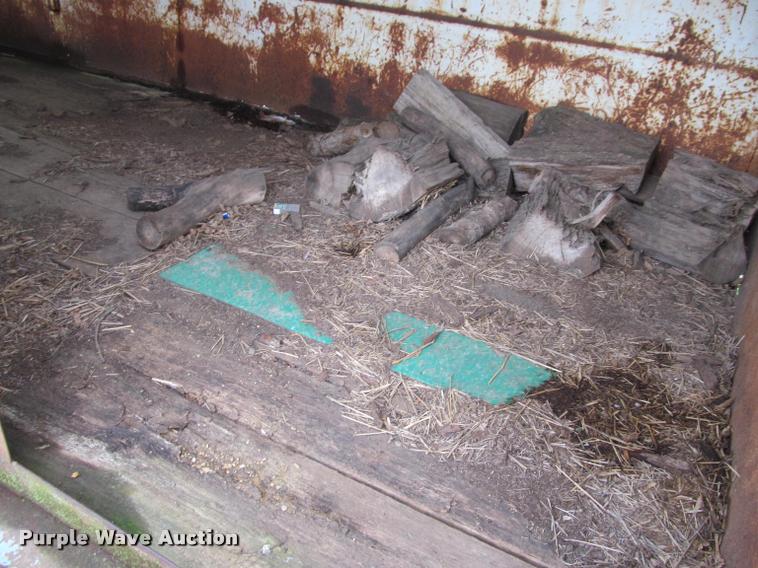 image for item K4777 1981 horse trailer