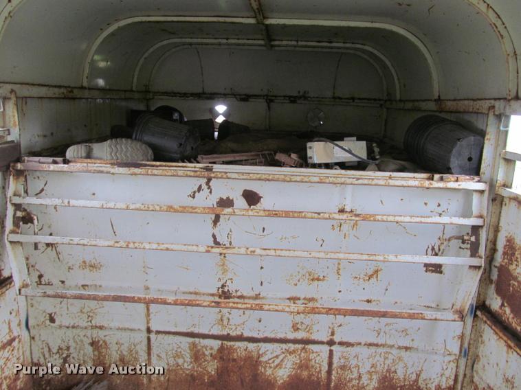 image for item K4777 1981 horse trailer