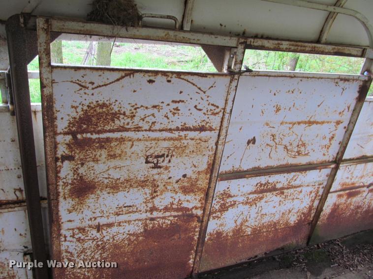 image for item K4777 1981 horse trailer