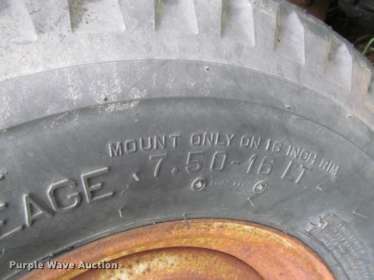 image for item K4777 1981 horse trailer