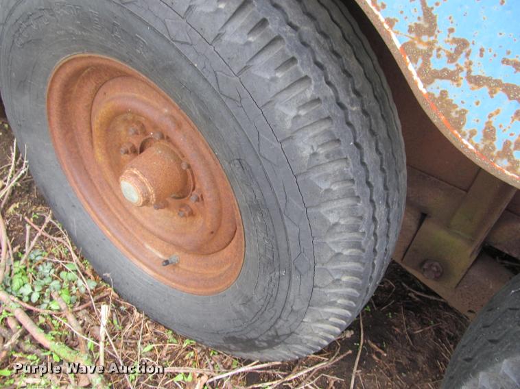 image for item K4777 1981 horse trailer