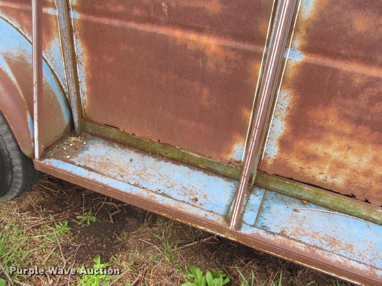 image for item K4777 1981 horse trailer