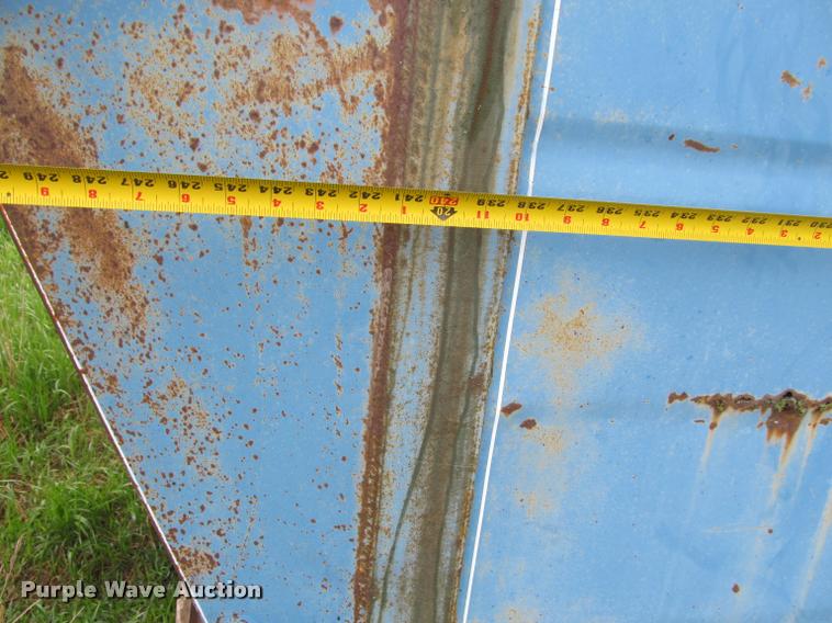 image for item K4777 1981 horse trailer