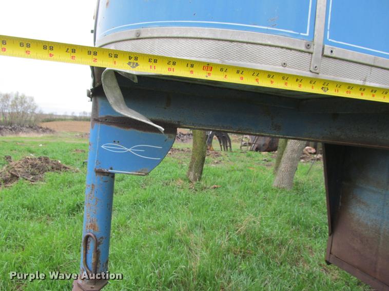 image for item K4777 1981 horse trailer