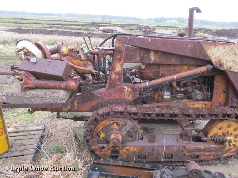 image for item K4796 Oliver OC3-68 track loader