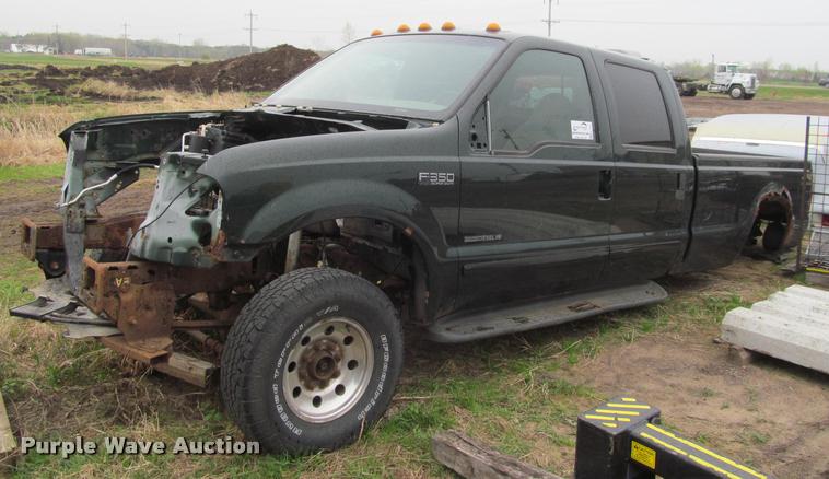 image for item K4797 2001 Ford F350 Super Duty Crew Cab pickup truck