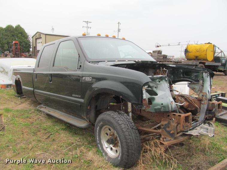image for item K4797 2001 Ford F350 Super Duty Crew Cab pickup truck