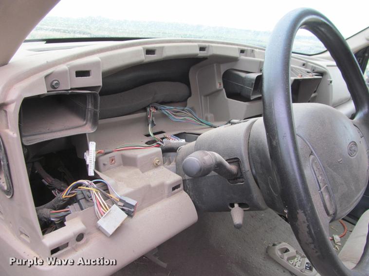 image for item K4797 2001 Ford F350 Super Duty Crew Cab pickup truck