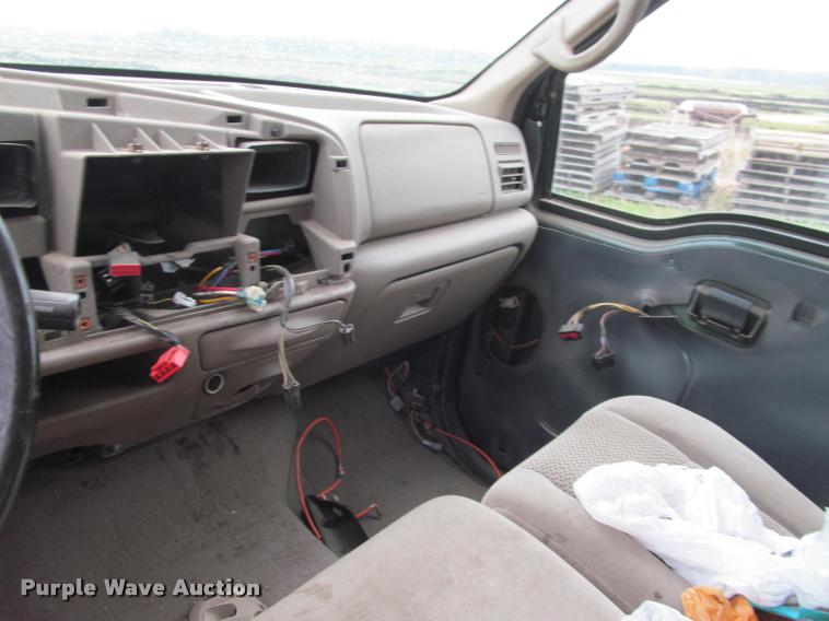 image for item K4797 2001 Ford F350 Super Duty Crew Cab pickup truck