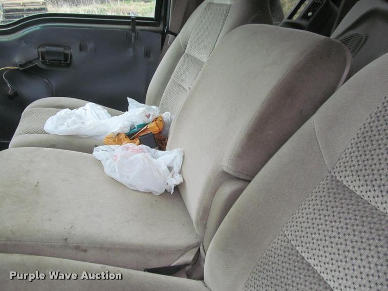 image for item K4797 2001 Ford F350 Super Duty Crew Cab pickup truck