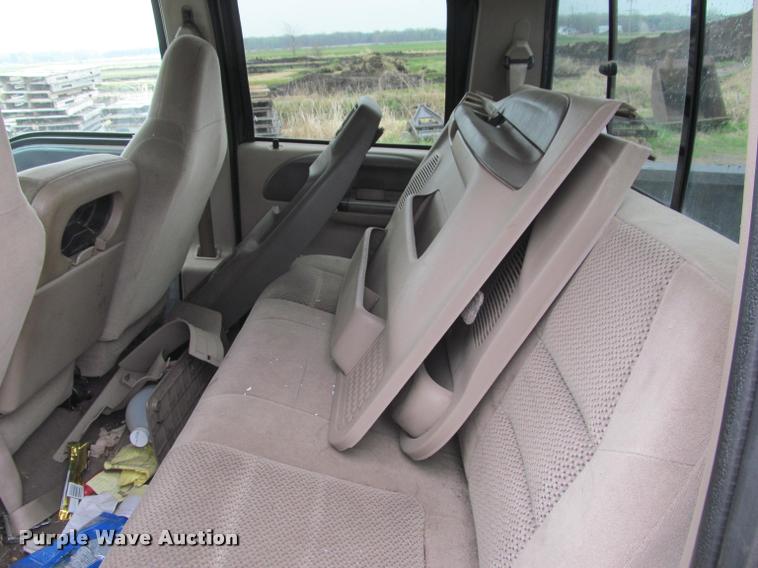 image for item K4797 2001 Ford F350 Super Duty Crew Cab pickup truck