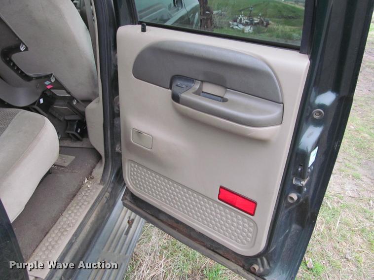 image for item K4797 2001 Ford F350 Super Duty Crew Cab pickup truck