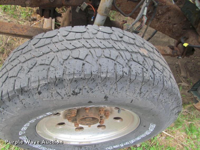 image for item K4797 2001 Ford F350 Super Duty Crew Cab pickup truck