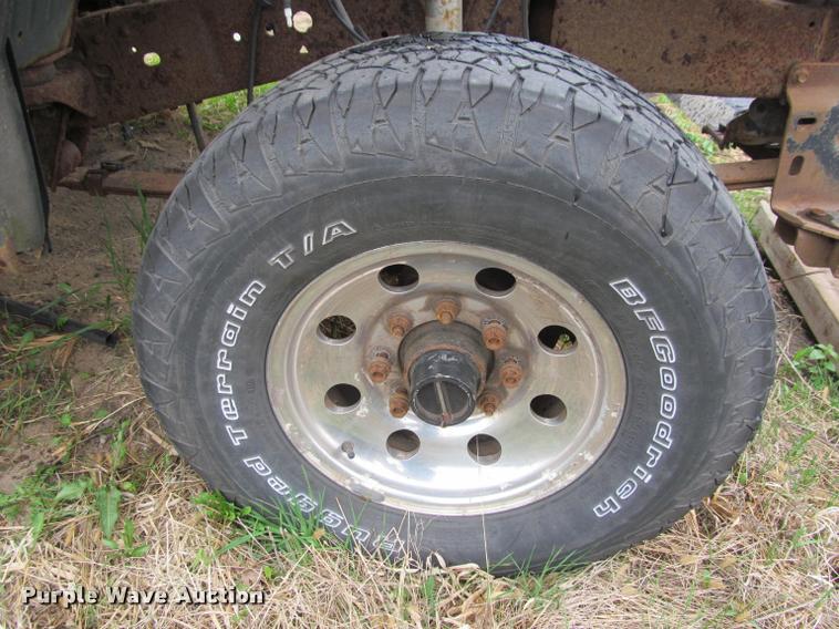 image for item K4797 2001 Ford F350 Super Duty Crew Cab pickup truck