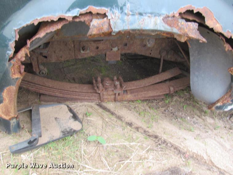 image for item K4797 2001 Ford F350 Super Duty Crew Cab pickup truck