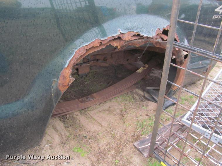 image for item K4797 2001 Ford F350 Super Duty Crew Cab pickup truck