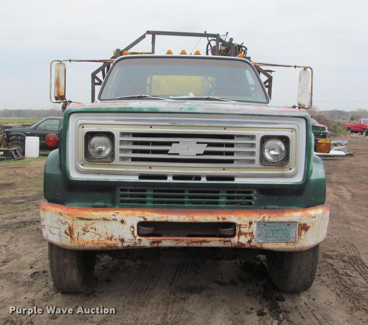 image for item K4798 1975 Chevrolet C65 flatbed truck