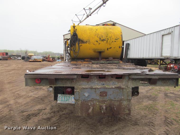 image for item K4798 1975 Chevrolet C65 flatbed truck