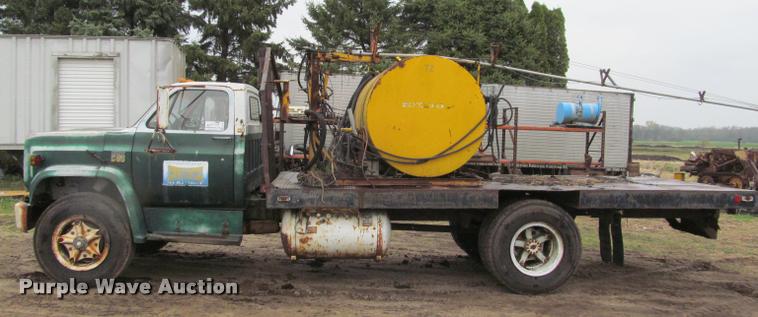 image for item K4798 1975 Chevrolet C65 flatbed truck