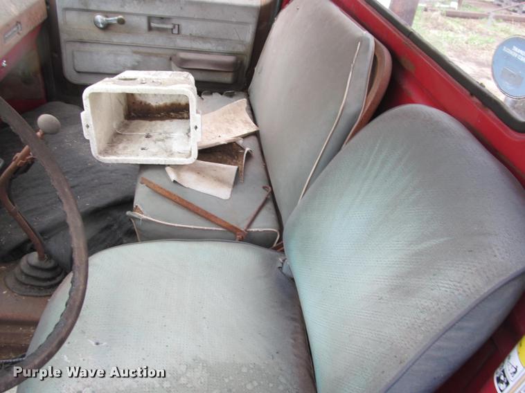 image for item K4798 1975 Chevrolet C65 flatbed truck