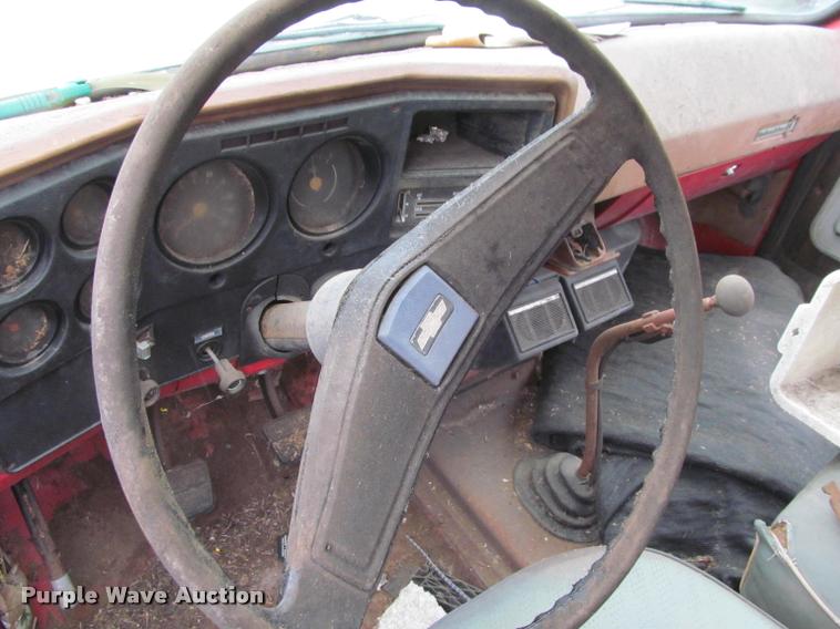 image for item K4798 1975 Chevrolet C65 flatbed truck