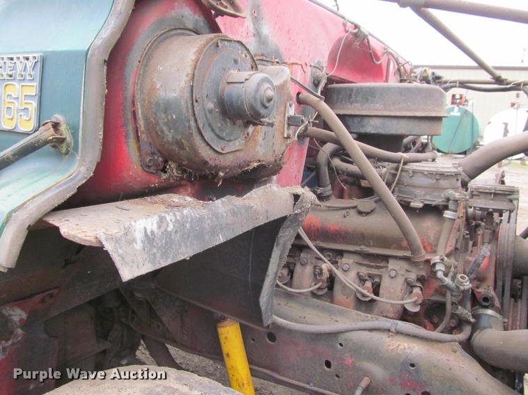 image for item K4798 1975 Chevrolet C65 flatbed truck