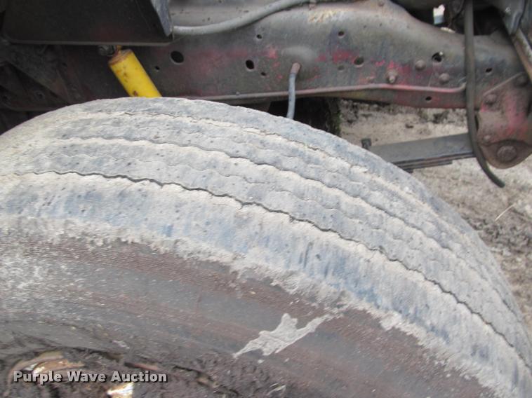 image for item K4798 1975 Chevrolet C65 flatbed truck