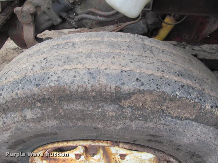 image for item K4798 1975 Chevrolet C65 flatbed truck