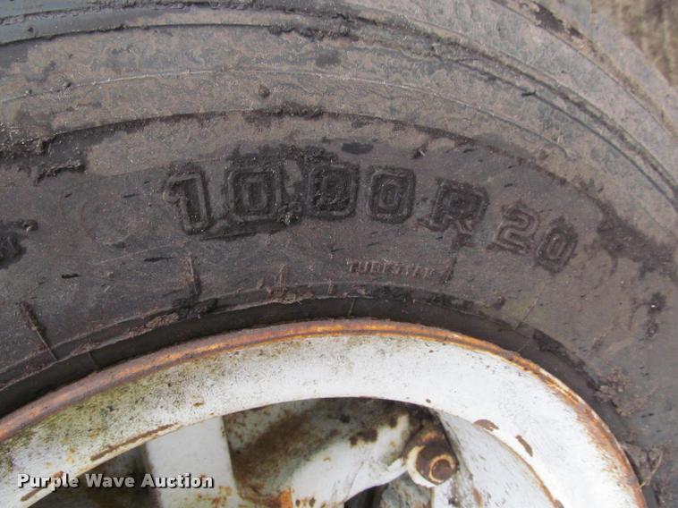 image for item K4798 1975 Chevrolet C65 flatbed truck