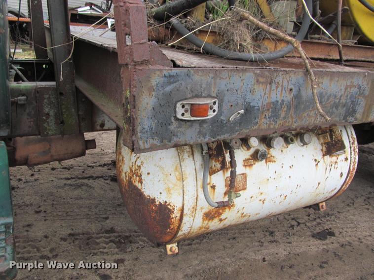 image for item K4798 1975 Chevrolet C65 flatbed truck