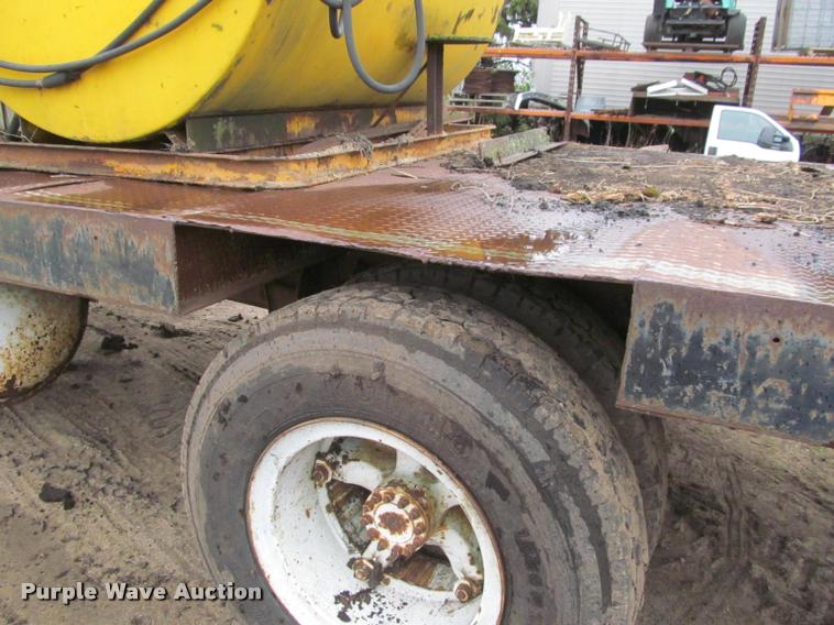 image for item K4798 1975 Chevrolet C65 flatbed truck