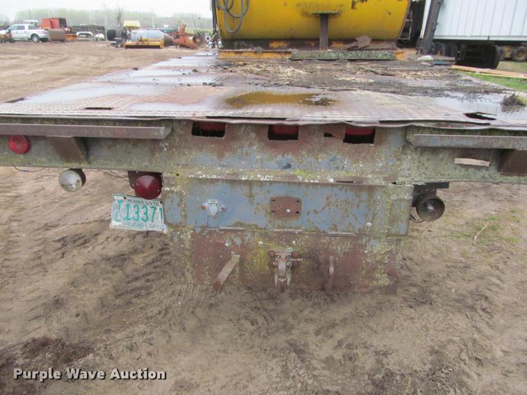 image for item K4798 1975 Chevrolet C65 flatbed truck