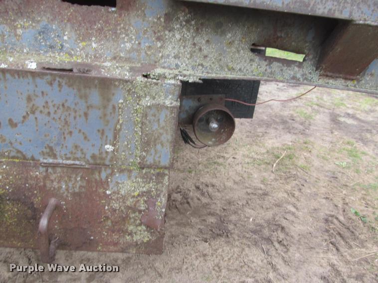 image for item K4798 1975 Chevrolet C65 flatbed truck