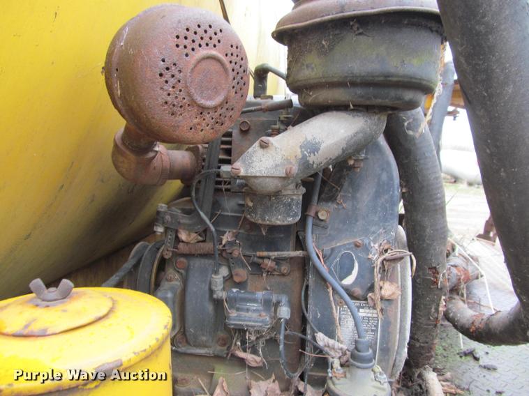 image for item K4798 1975 Chevrolet C65 flatbed truck