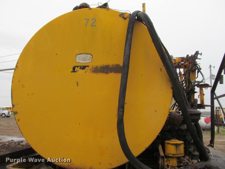 image for item K4798 1975 Chevrolet C65 flatbed truck