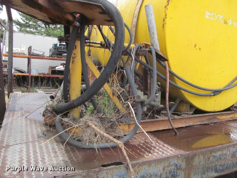 image for item K4798 1975 Chevrolet C65 flatbed truck