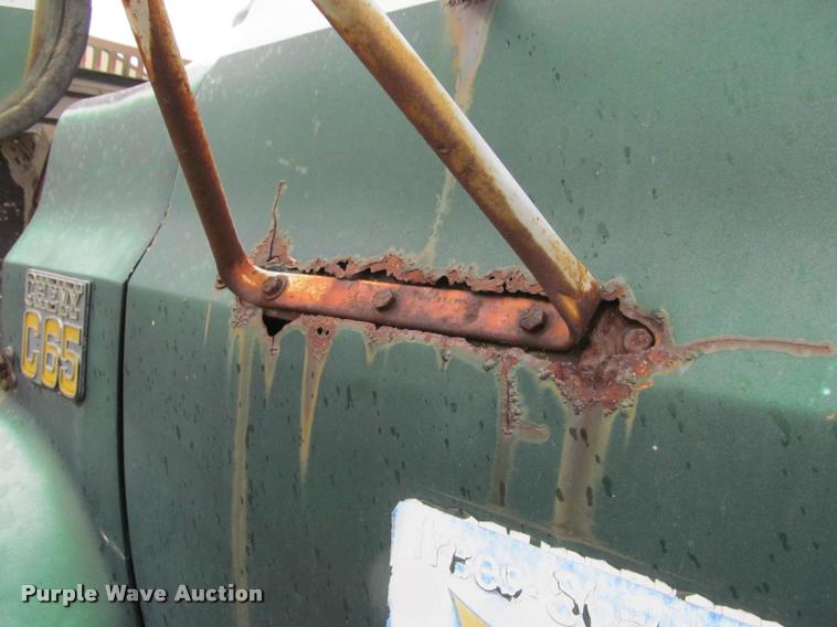 image for item K4798 1975 Chevrolet C65 flatbed truck