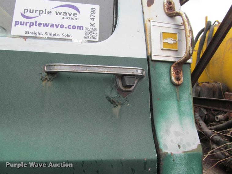 image for item K4798 1975 Chevrolet C65 flatbed truck