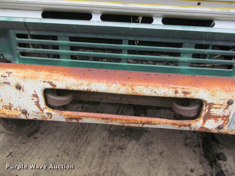 image for item K4798 1975 Chevrolet C65 flatbed truck