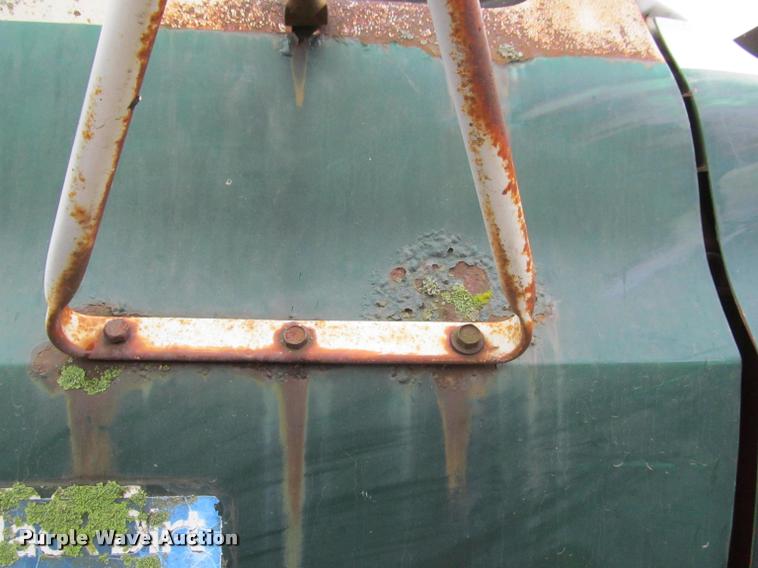 image for item K4798 1975 Chevrolet C65 flatbed truck