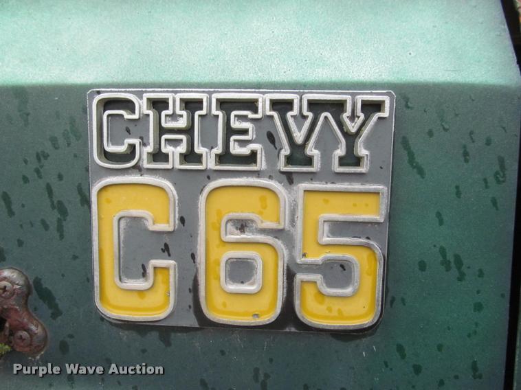 image for item K4798 1975 Chevrolet C65 flatbed truck