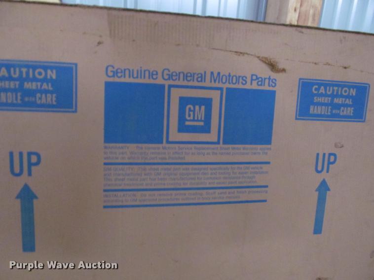 image for item K4798 1975 Chevrolet C65 flatbed truck