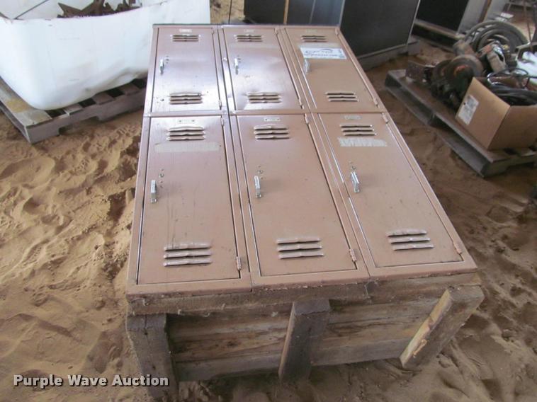 image for item K4834 Metal lockers