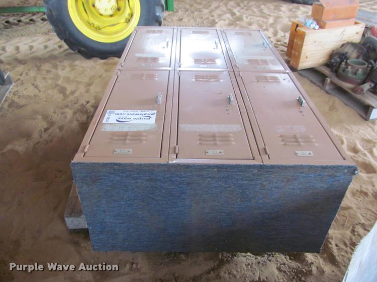 image for item K4834 Metal lockers