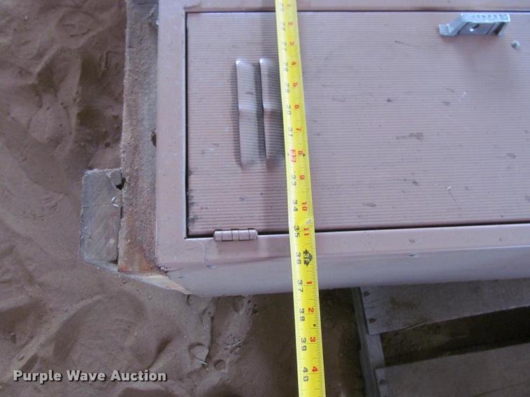 image for item K4834 Metal lockers