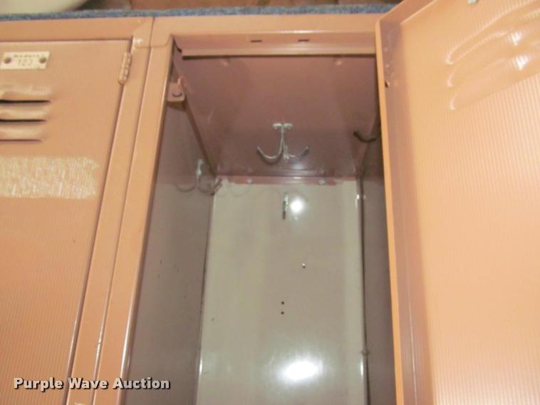 image for item K4834 Metal lockers