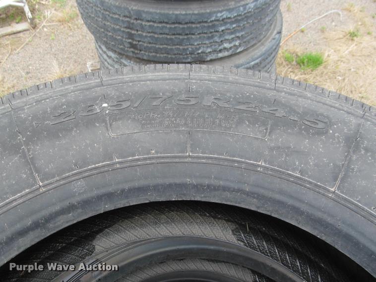 image for item K4846 (4) Kapsen HS205 285/75R24.5 tires