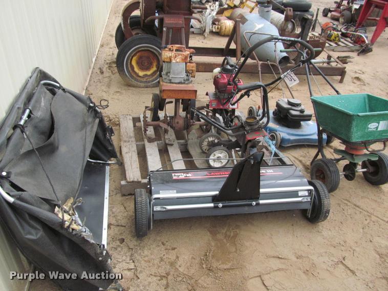 image for item K4862 Lawn and garden equipment