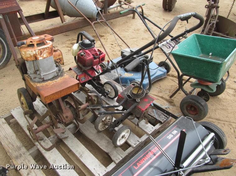 image for item K4862 Lawn and garden equipment